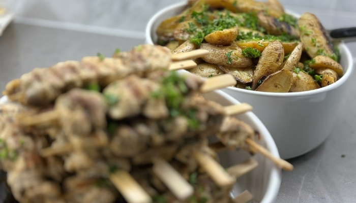 Hot lunch buffet trays with mains and sides