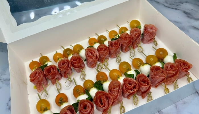 Delivered hot and cold party trays in Toronto